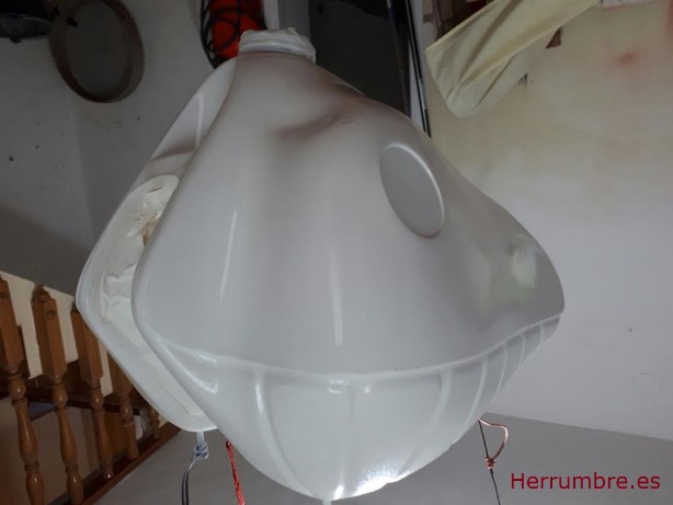 Aunque la pintura parece blillante en realidad es satinada al secar.